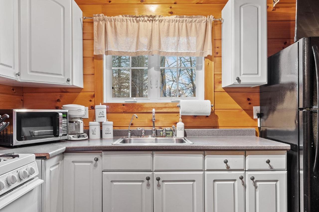 Sun Valley Cottages Laconia Exterior photo