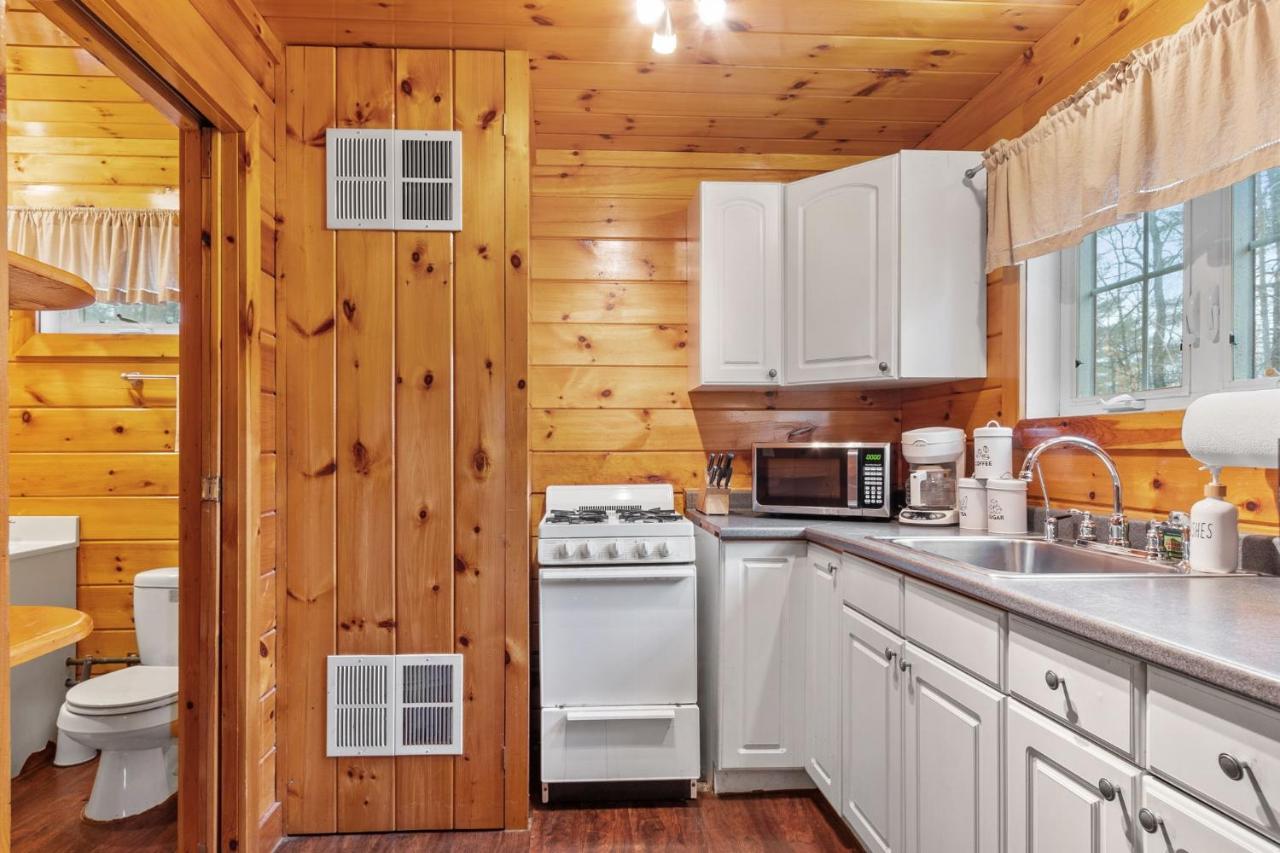Sun Valley Cottages Laconia Exterior photo