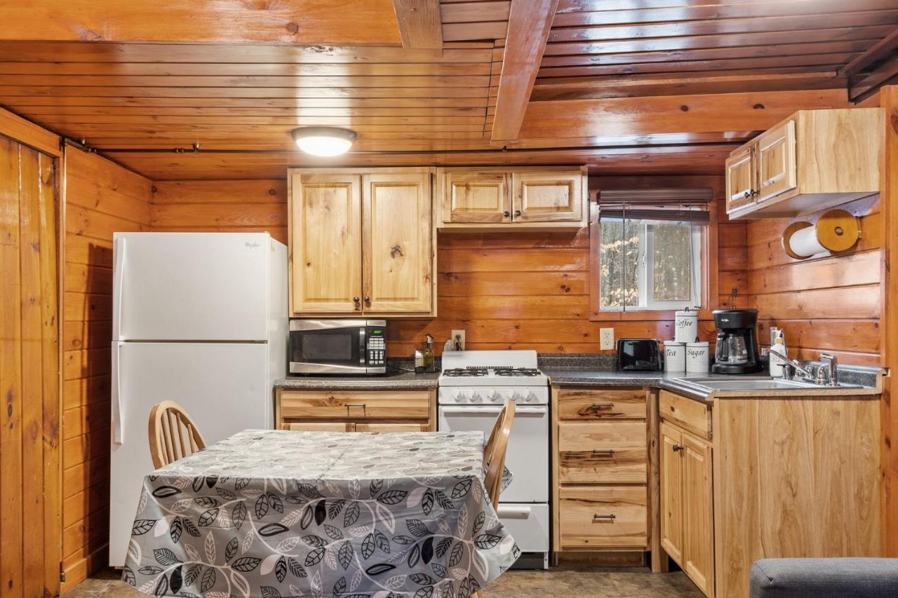 Sun Valley Cottages Laconia Exterior photo